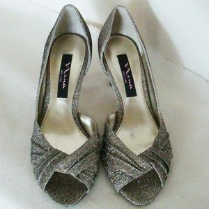 Silver glittery peep toe low heels
